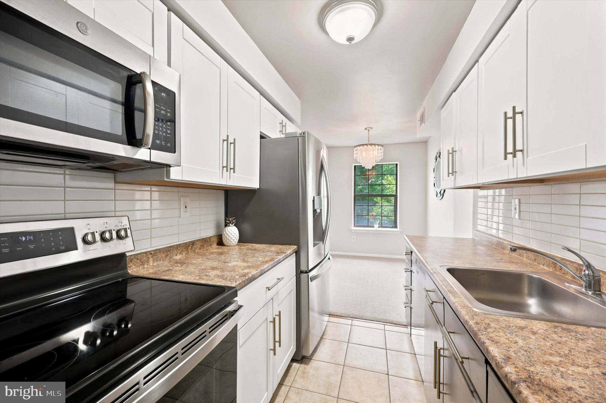 332 WASHINGTON PLACE 32