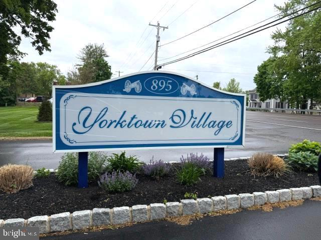 YORKTOWN - Residential