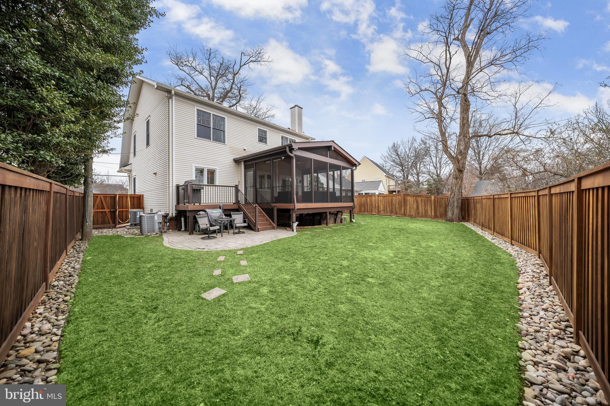 TARA - LEEWAY HEIGHTS - Residential