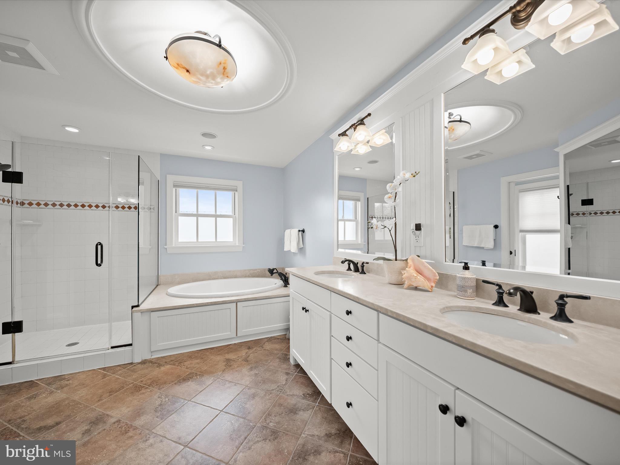 TARA - LEEWAY HEIGHTS - Residential