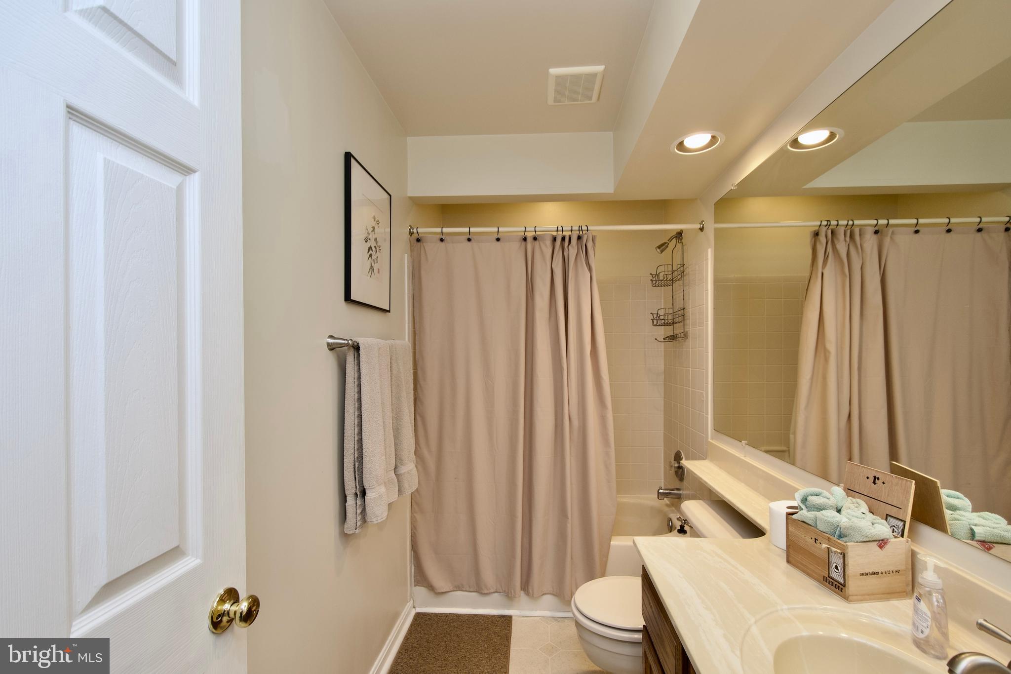 ROLLING BROOK - Residential