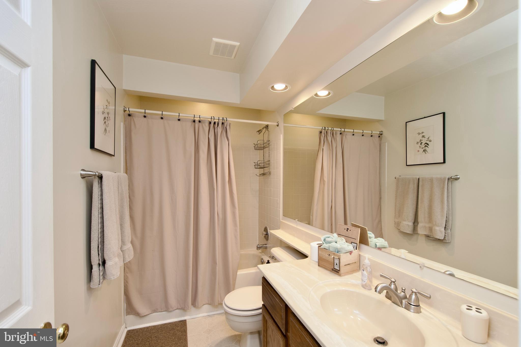 ROLLING BROOK - Residential