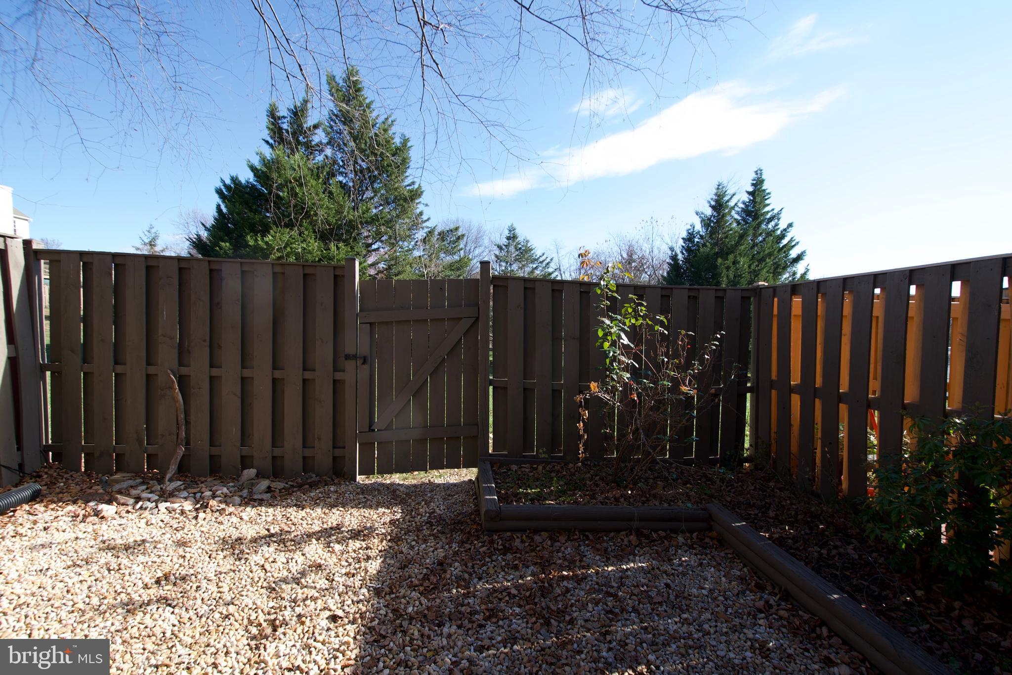 ROLLING BROOK - Residential