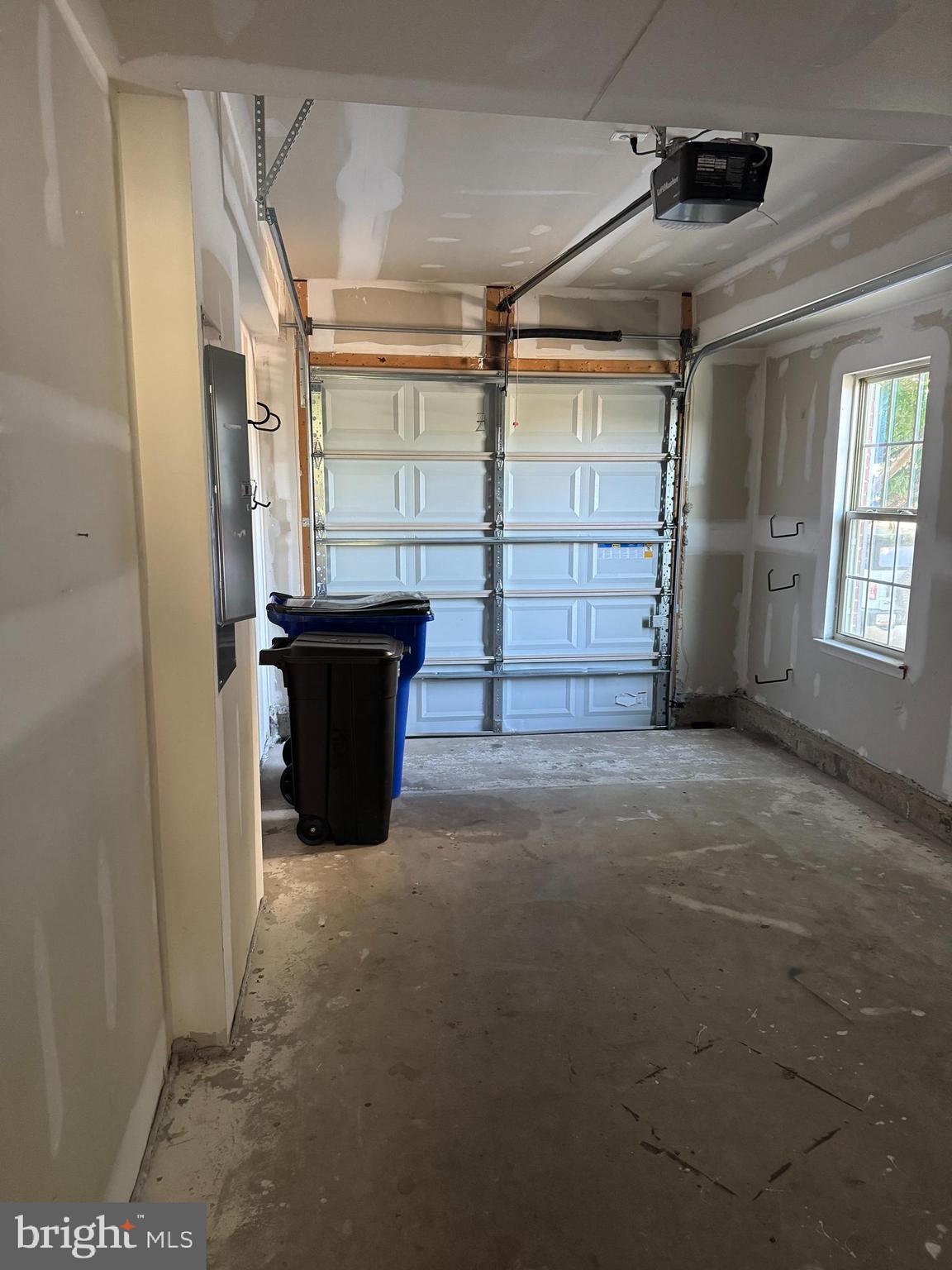 OAKDALE VILLAGE - Residential Lease