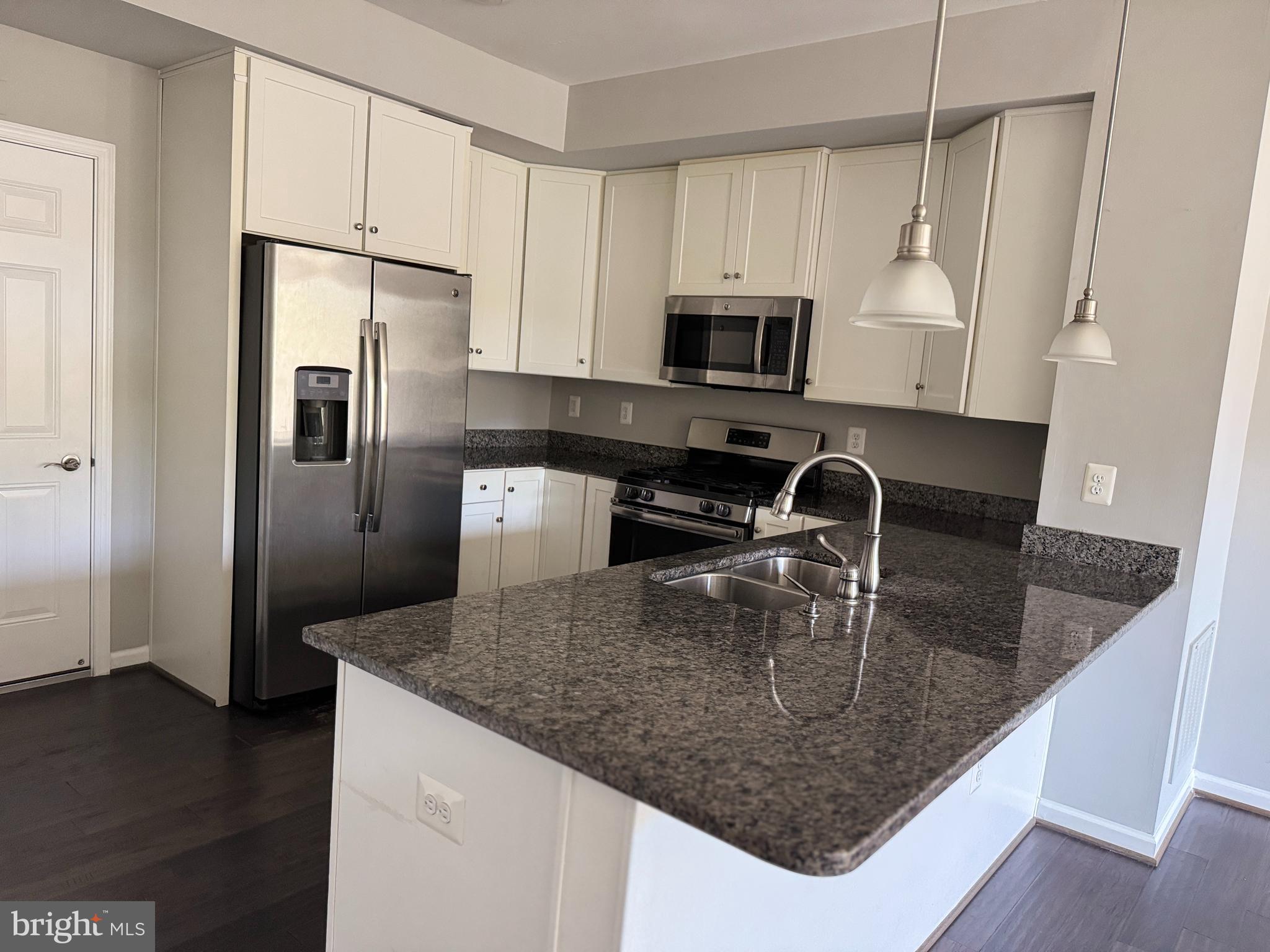 OAKDALE VILLAGE - Residential Lease