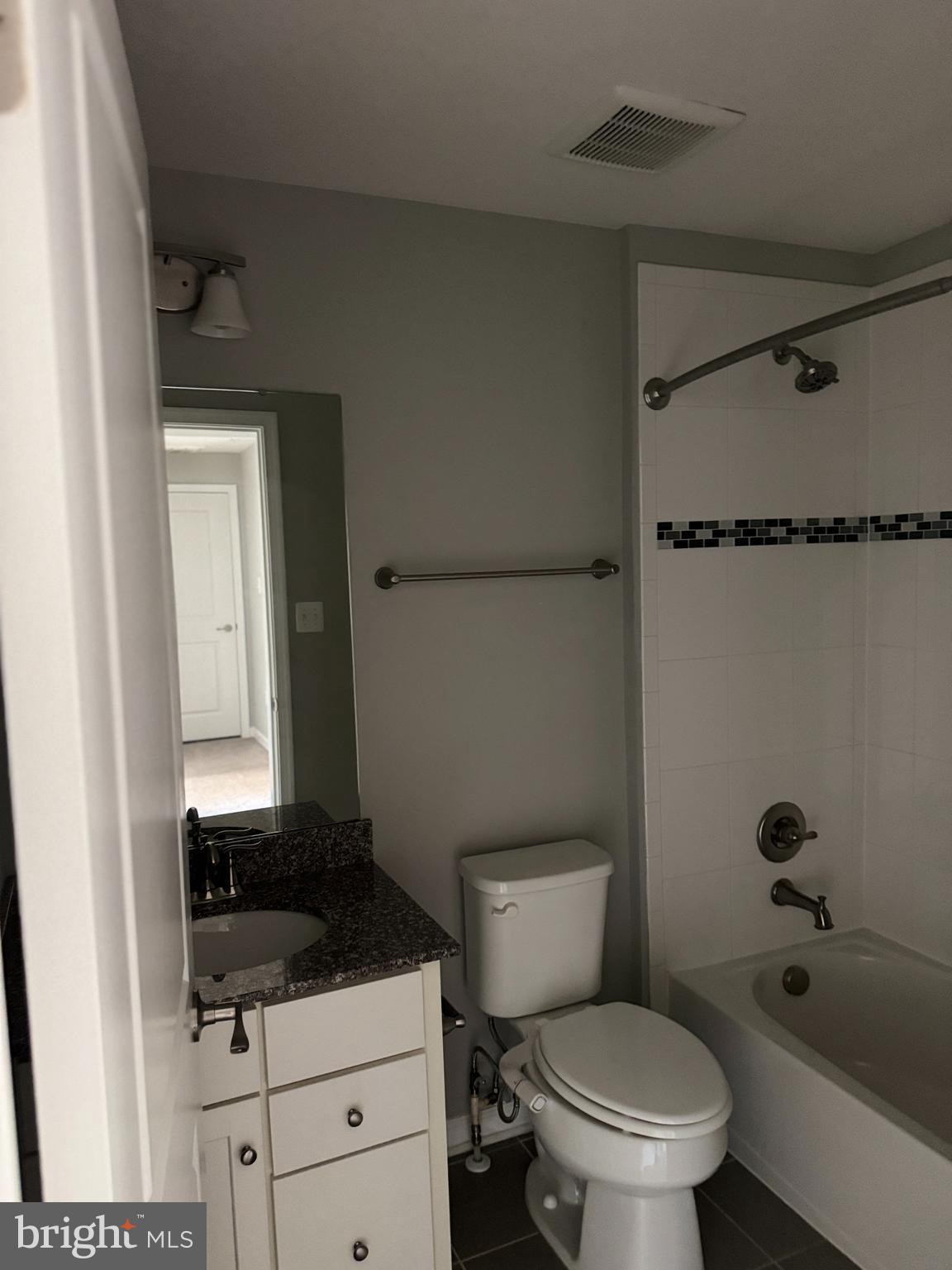 OAKDALE VILLAGE - Residential Lease