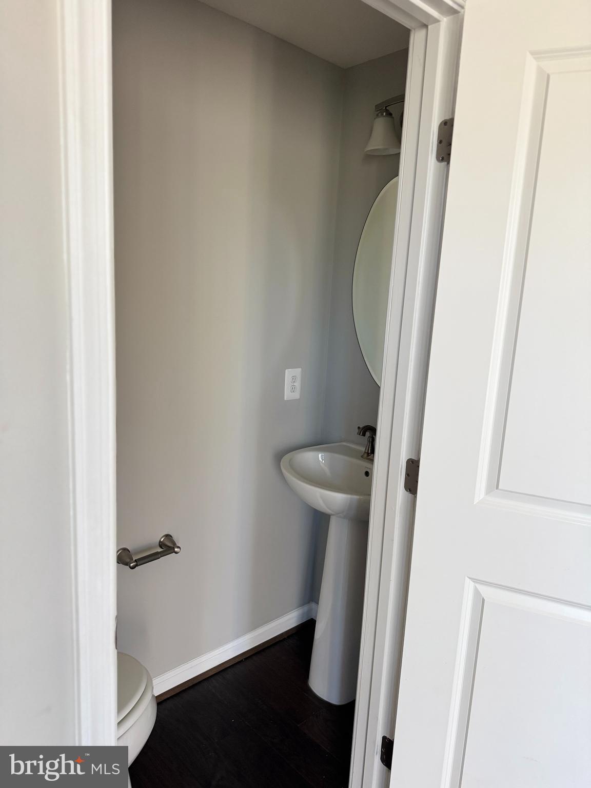 OAKDALE VILLAGE - Residential Lease