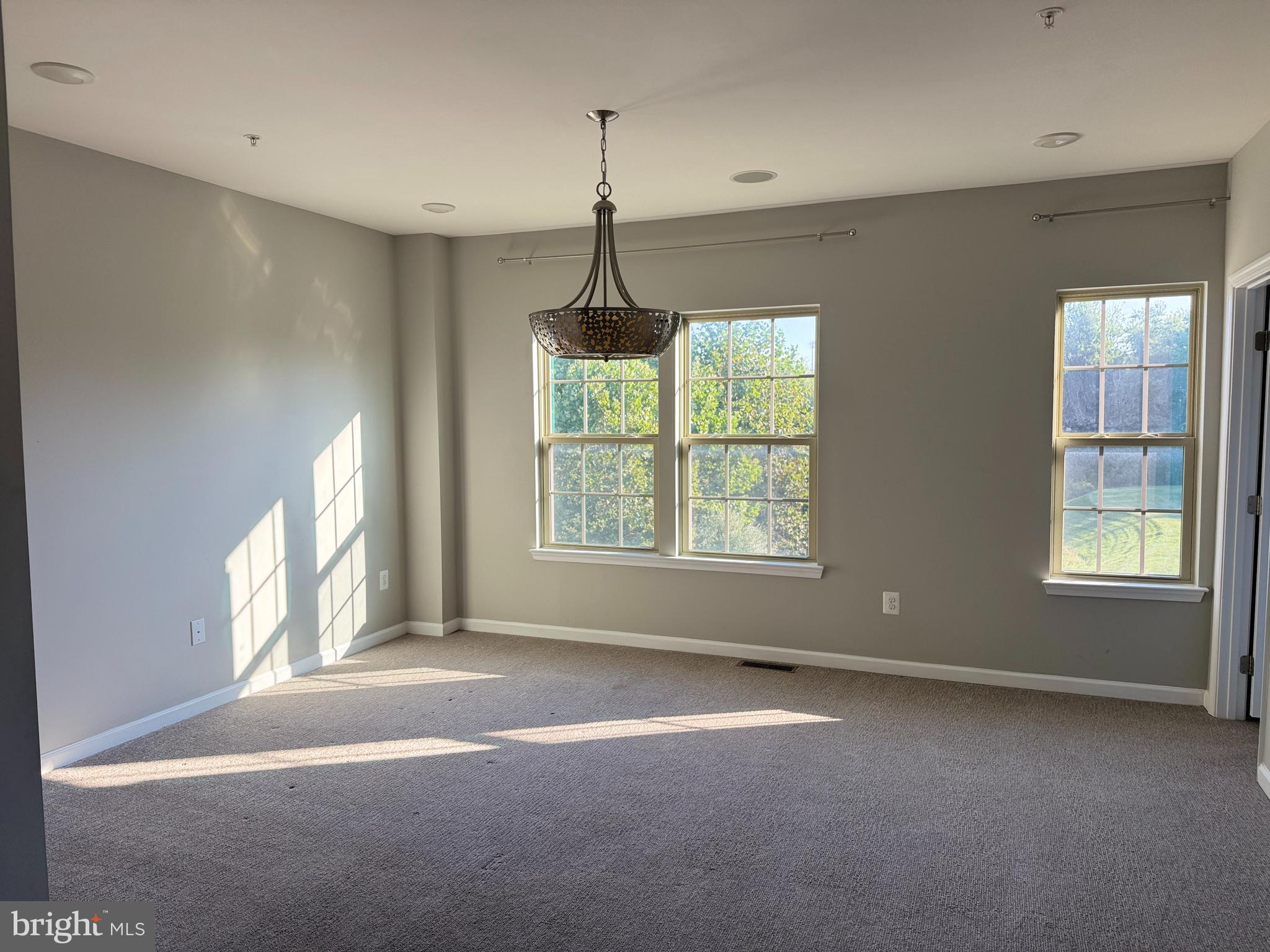 OAKDALE VILLAGE - Residential Lease