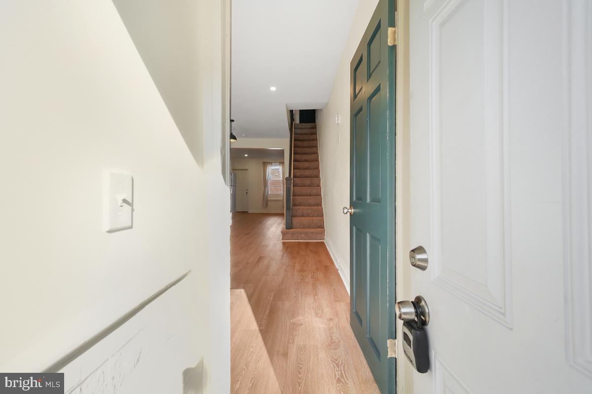 COLLINGTON SQUARE - Residential Lease