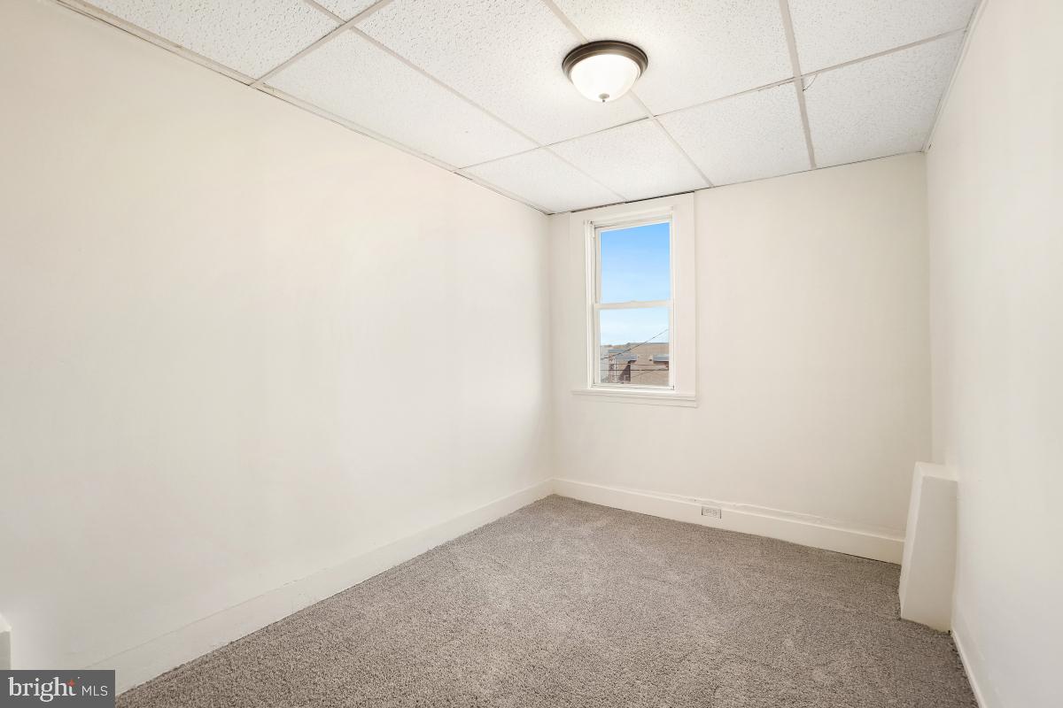 COLLINGTON SQUARE - Residential Lease