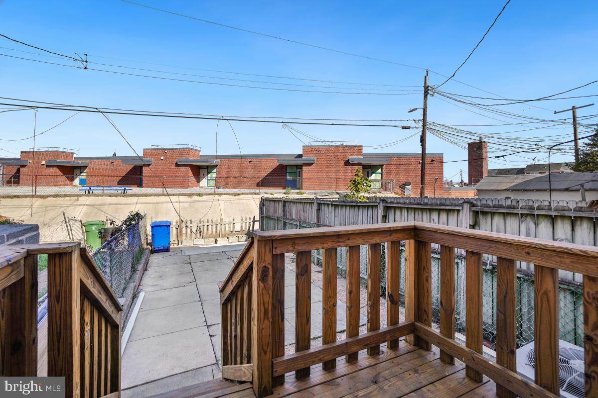 COLLINGTON SQUARE - Residential Lease