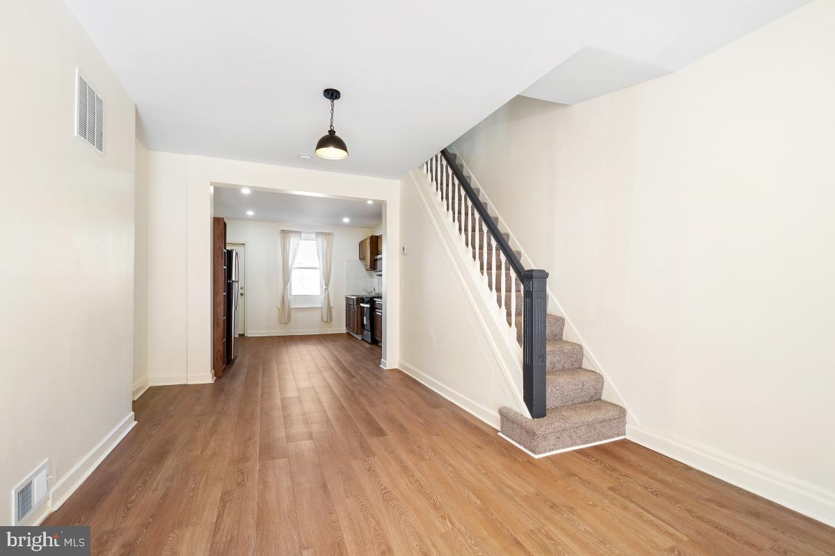 COLLINGTON SQUARE - Residential Lease