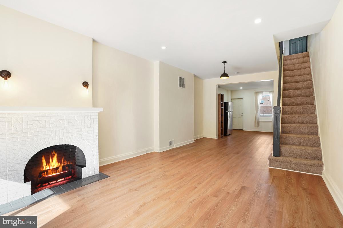 COLLINGTON SQUARE - Residential Lease