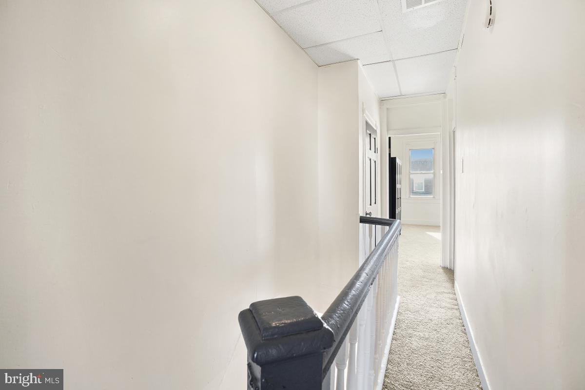 COLLINGTON SQUARE - Residential Lease