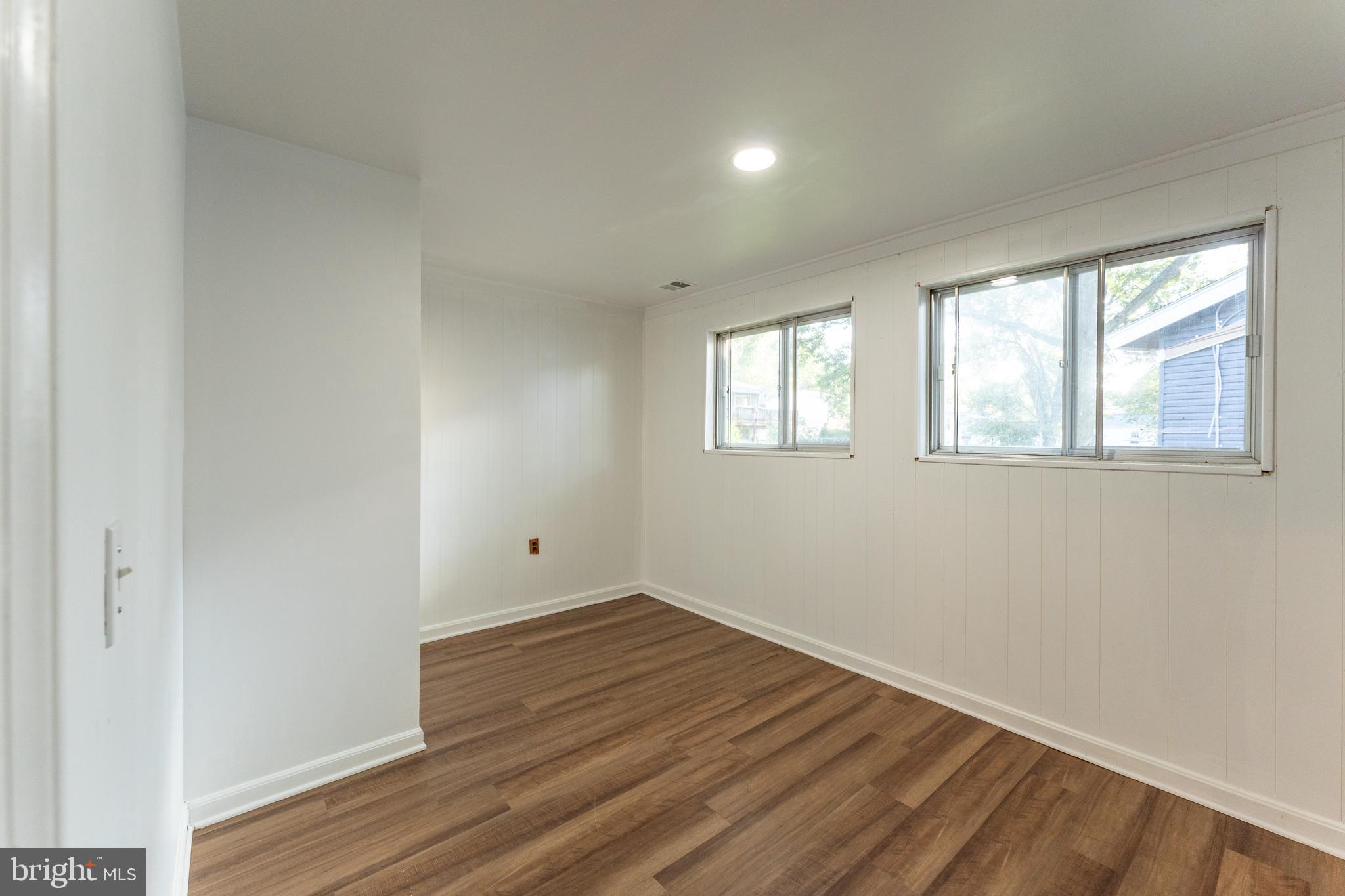 GREENWOOD KNOLLS - Residential