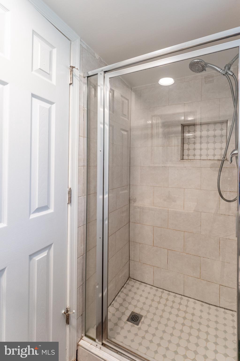 GREENWOOD KNOLLS - Residential