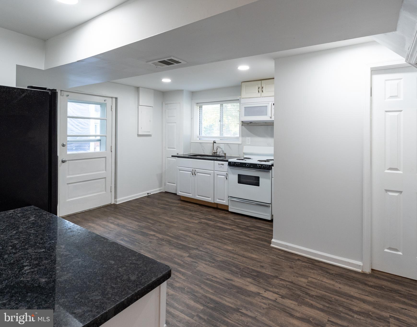 GREENWOOD KNOLLS - Residential