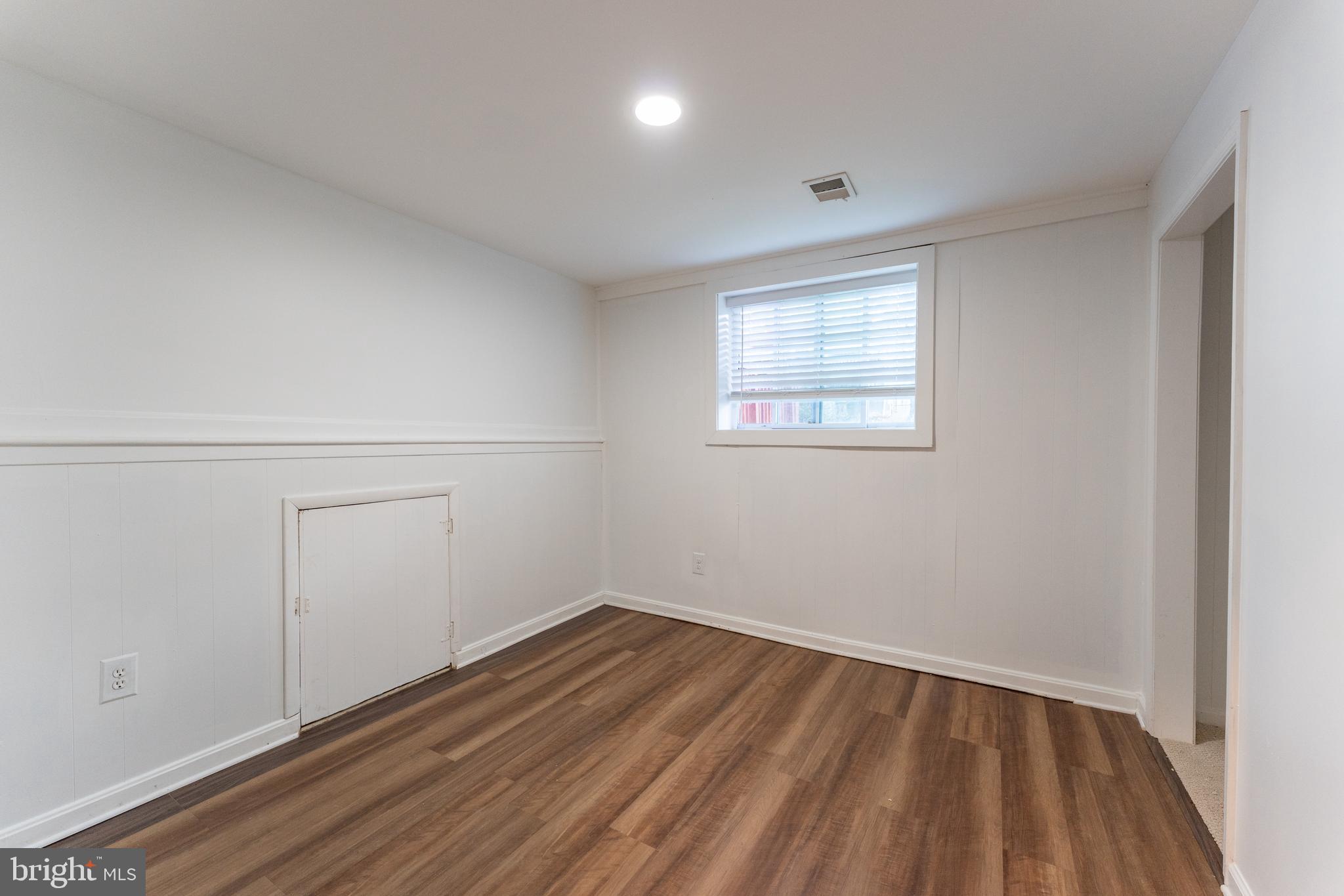 GREENWOOD KNOLLS - Residential