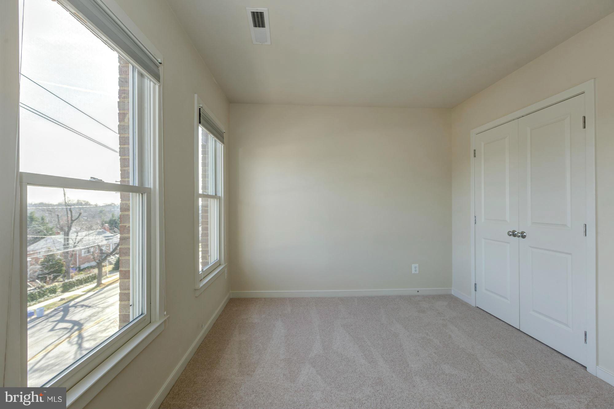 WHEATON FOREST - Residential