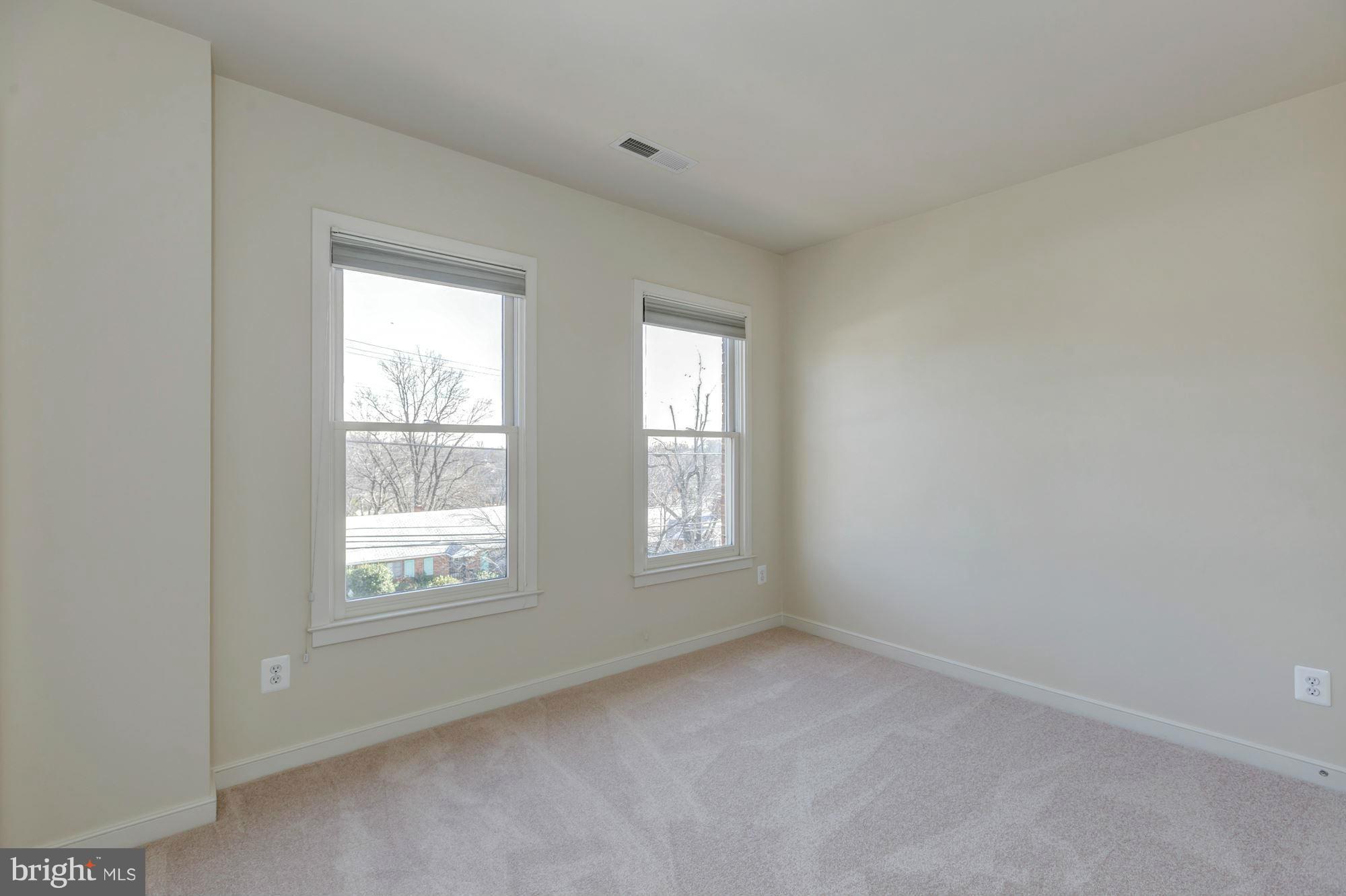 WHEATON FOREST - Residential