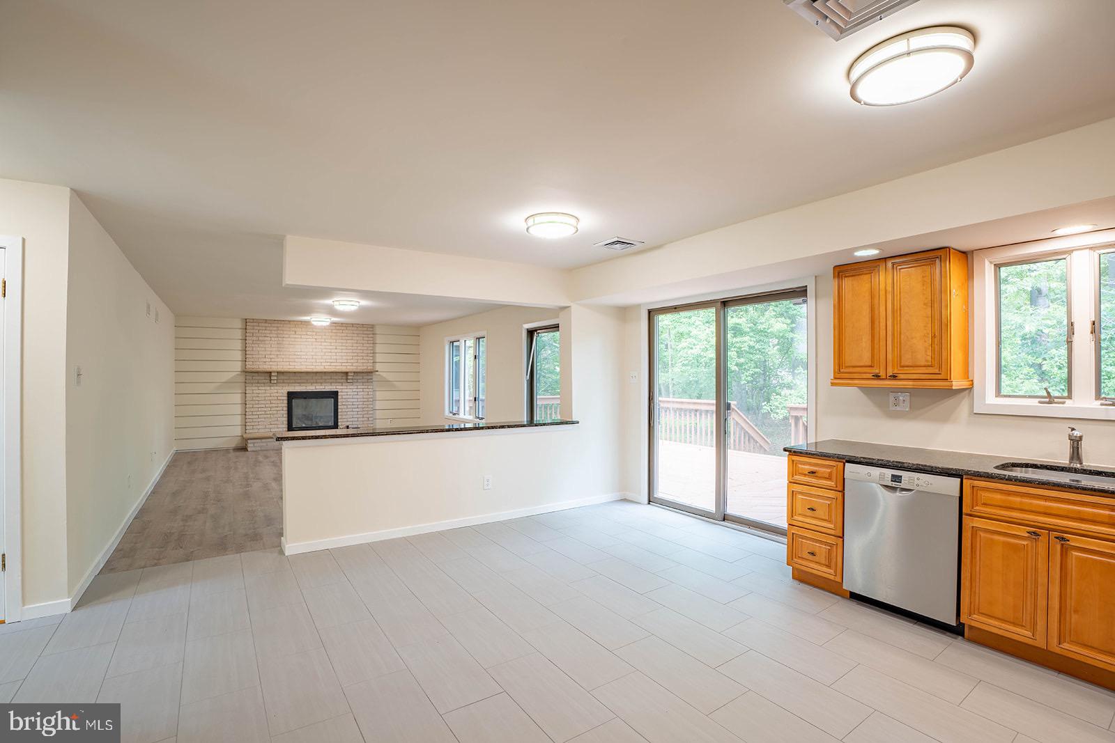 QUEENS GRANT - Residential