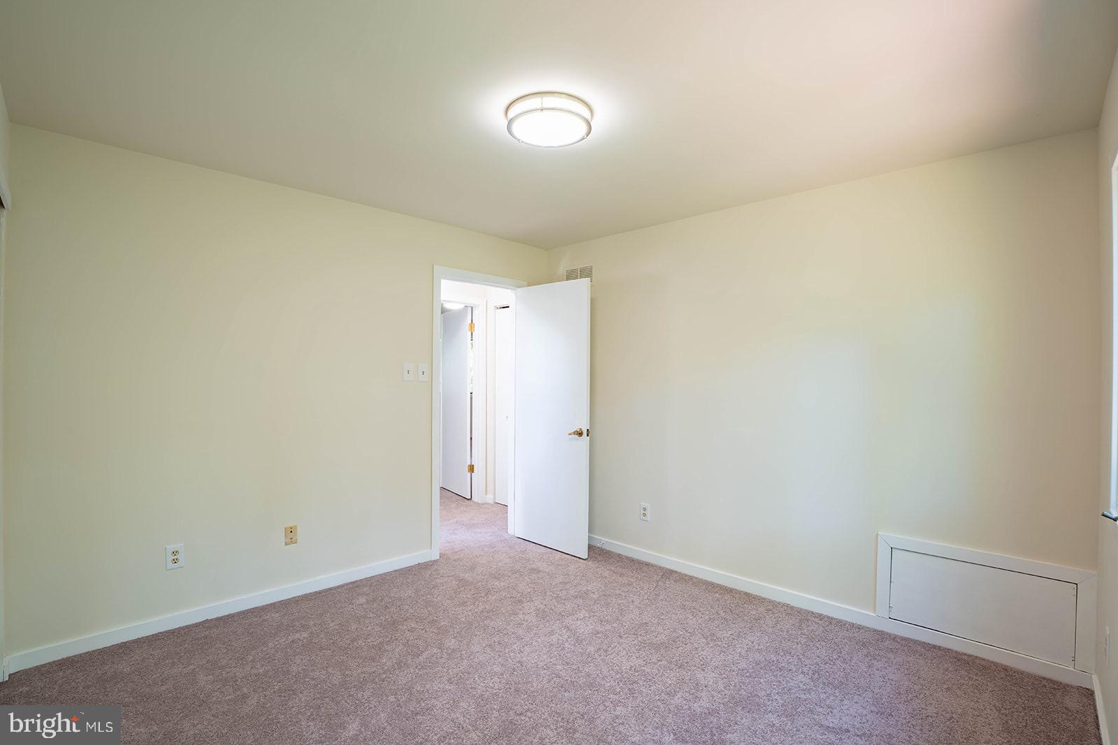 QUEENS GRANT - Residential
