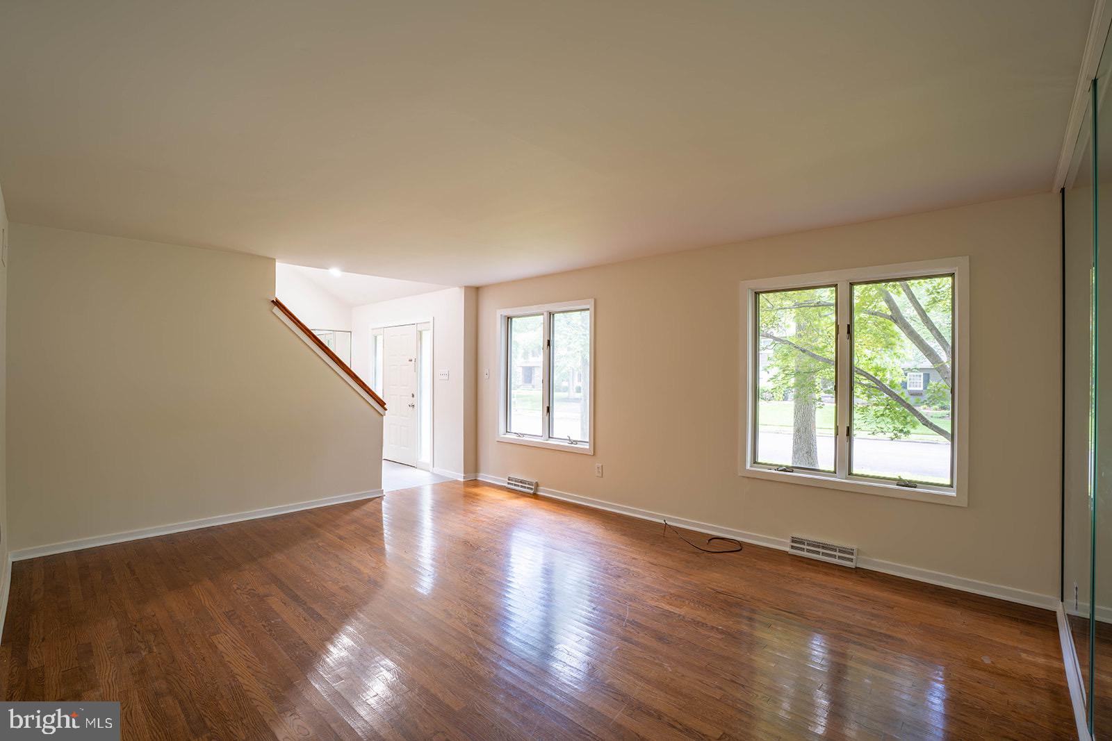 QUEENS GRANT - Residential