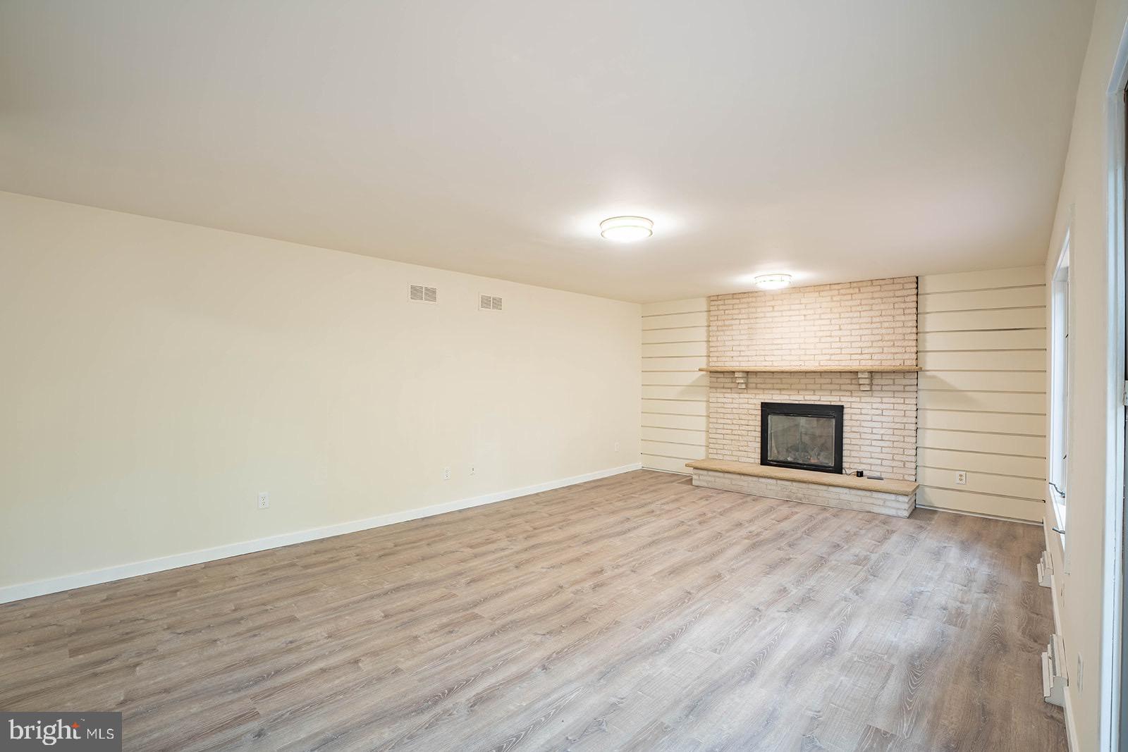 QUEENS GRANT - Residential
