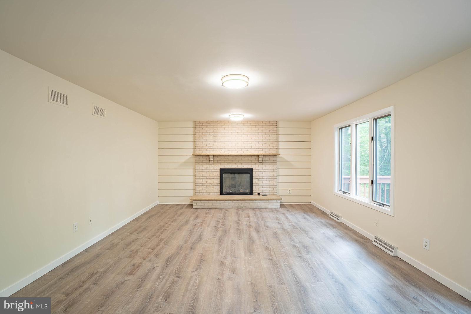 QUEENS GRANT - Residential