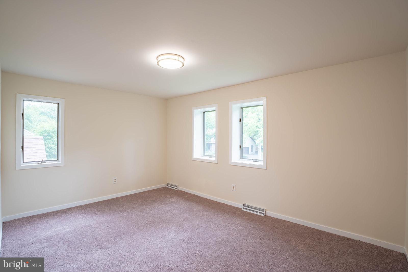 QUEENS GRANT - Residential