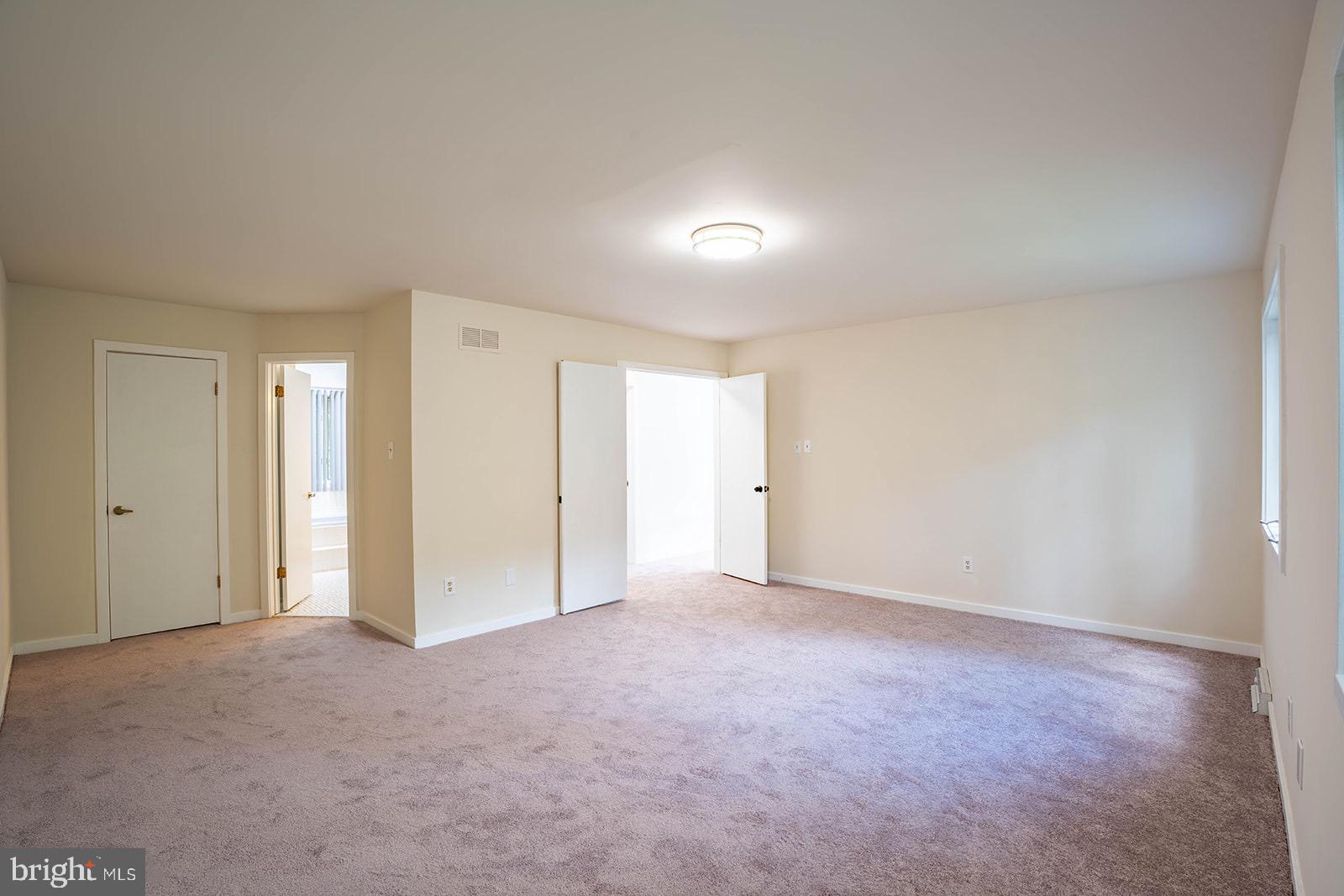 QUEENS GRANT - Residential