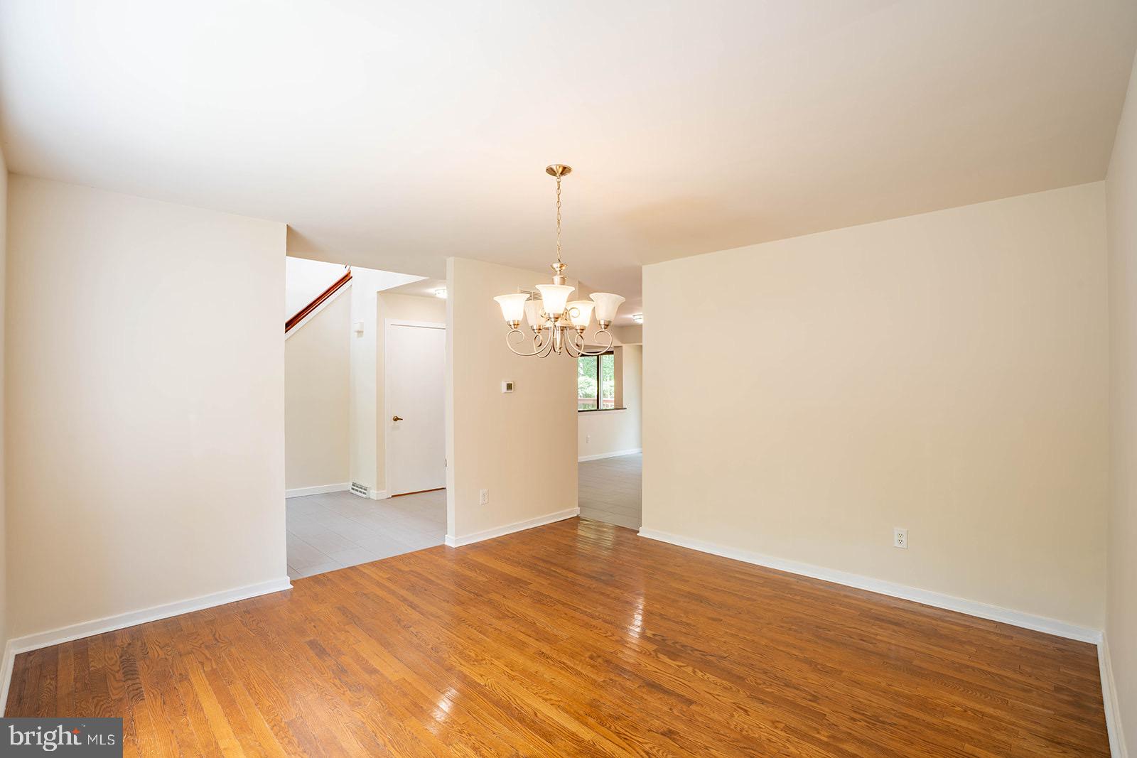QUEENS GRANT - Residential