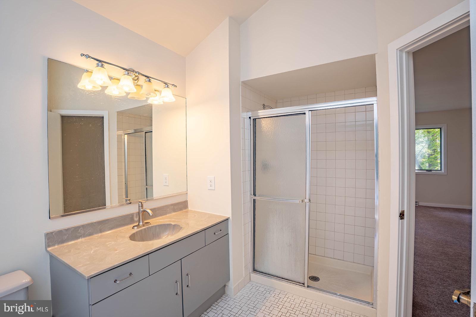 QUEENS GRANT - Residential