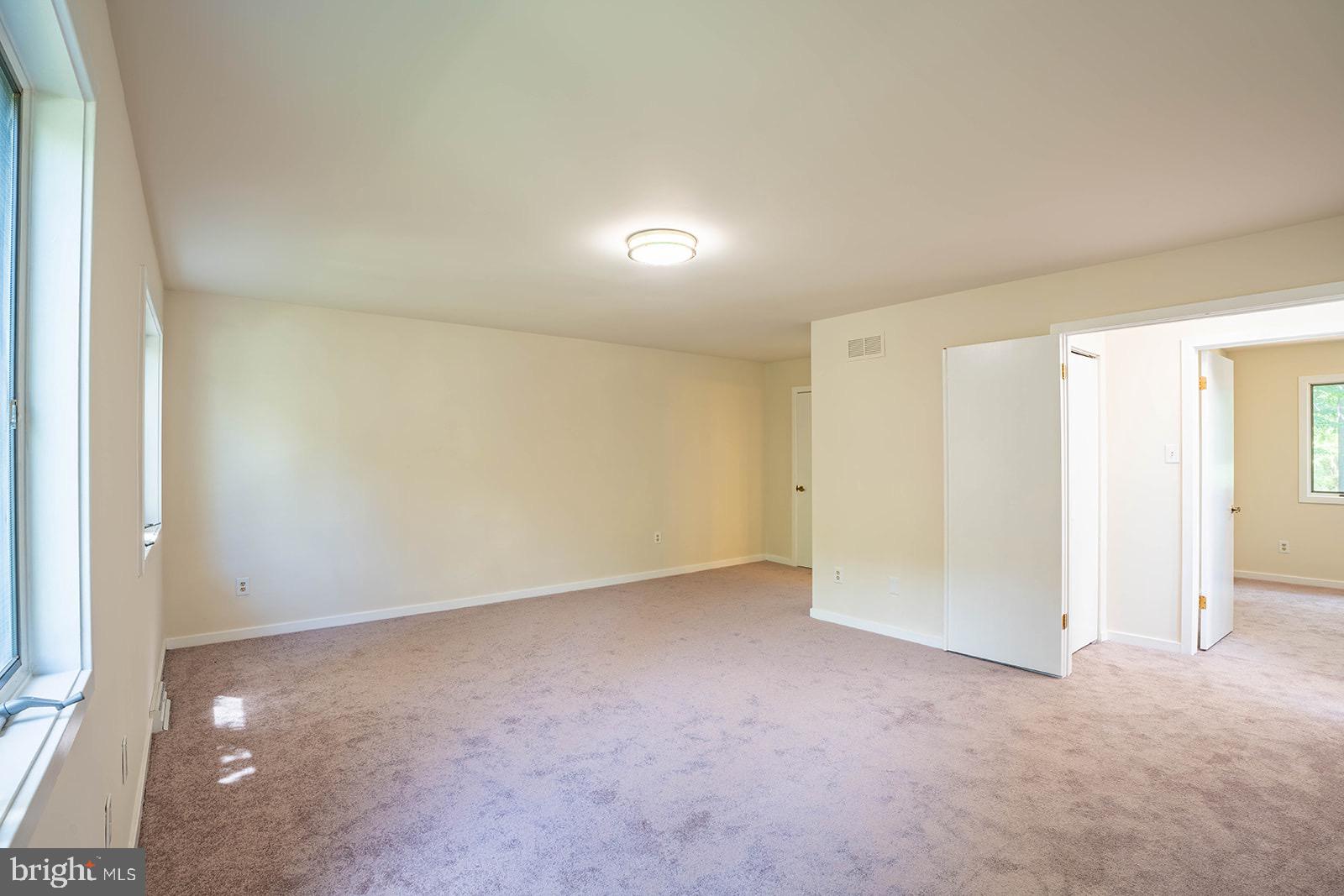 QUEENS GRANT - Residential