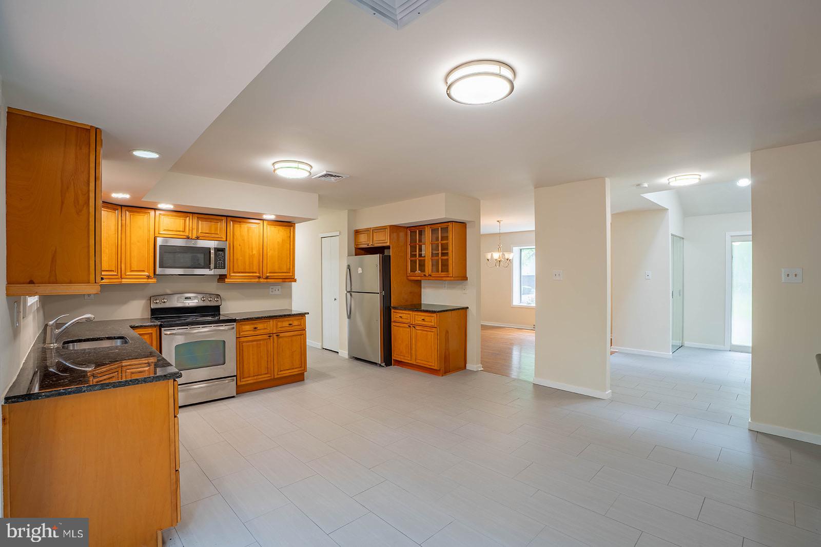 QUEENS GRANT - Residential