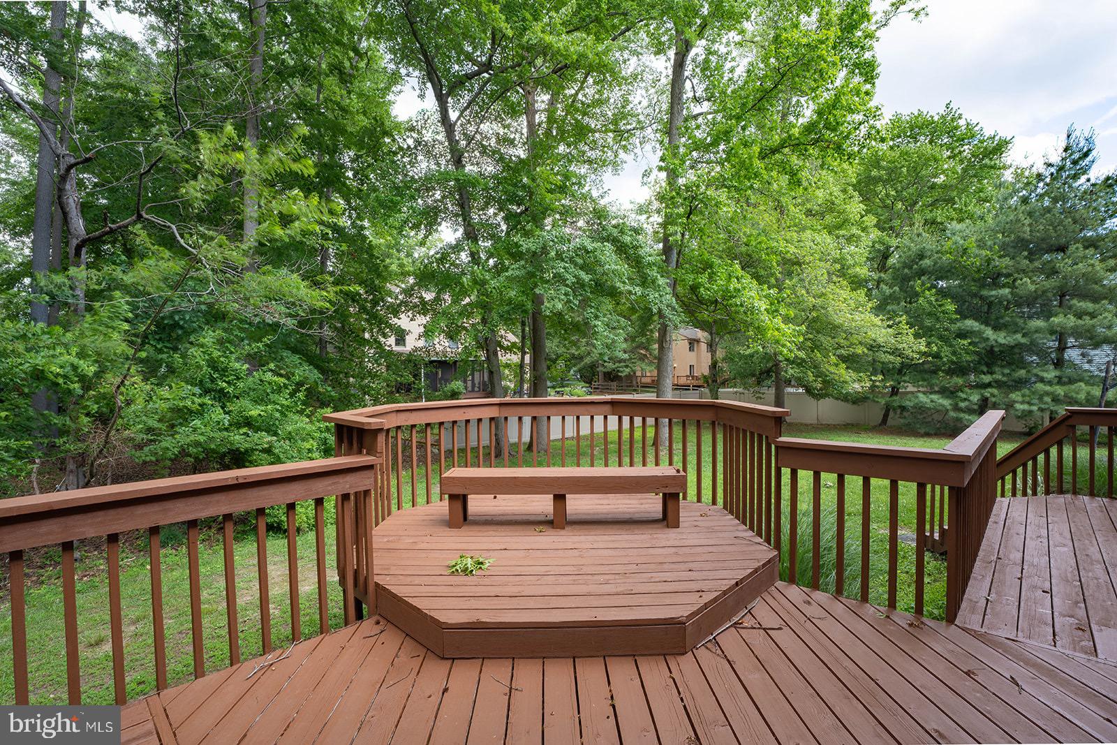 QUEENS GRANT - Residential