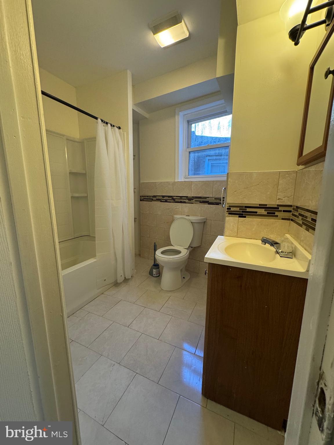 SANDTOWN-WINCHESTER - Residential Lease