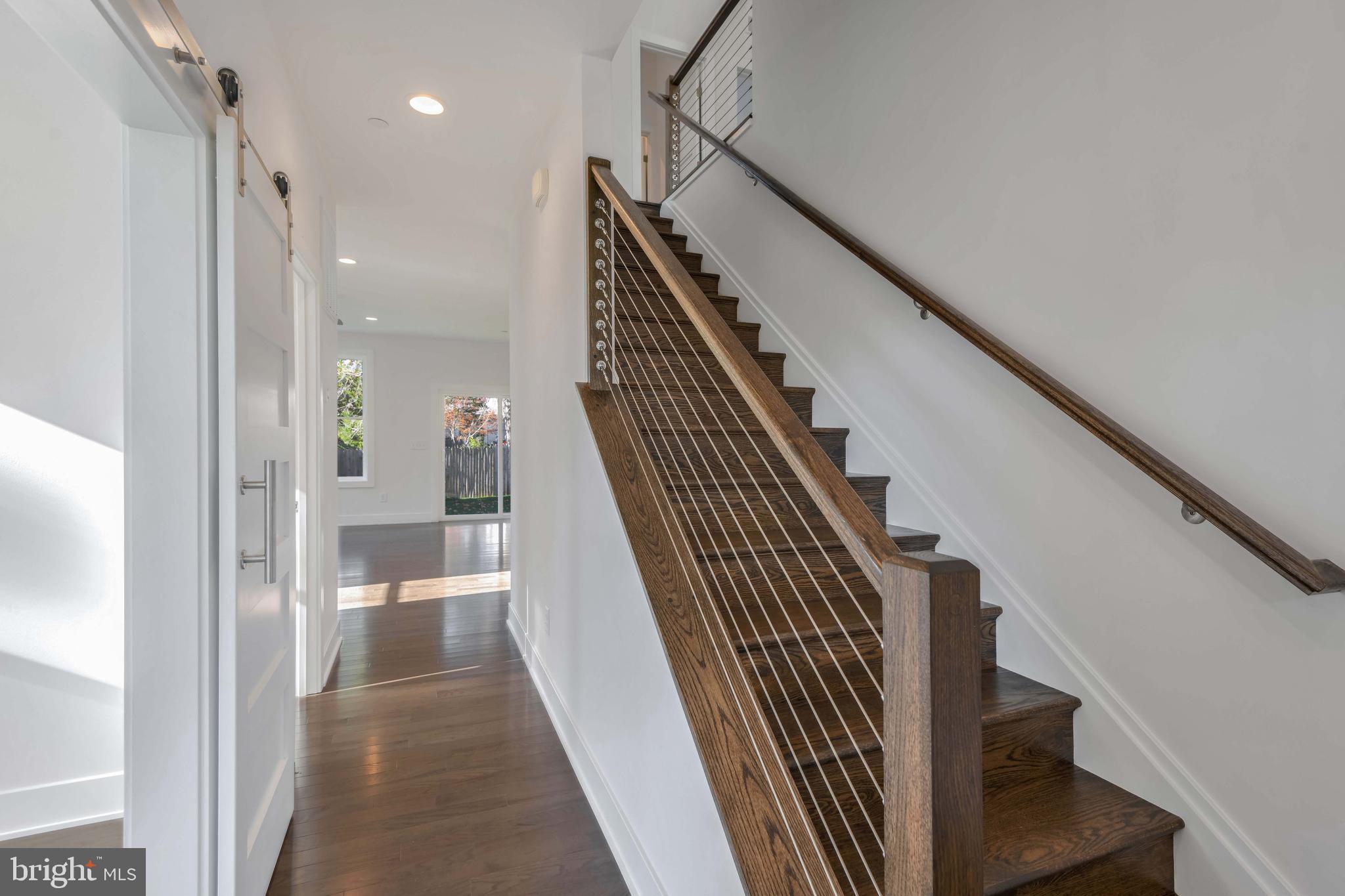 WOODLAND BEACH - Residential