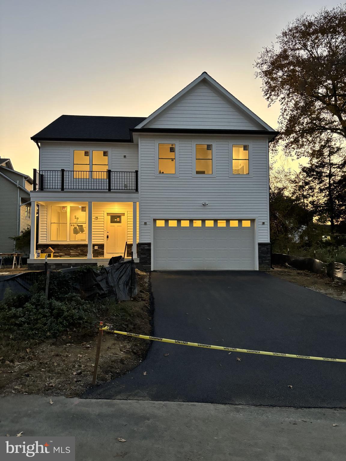 WOODLAND BEACH - Residential