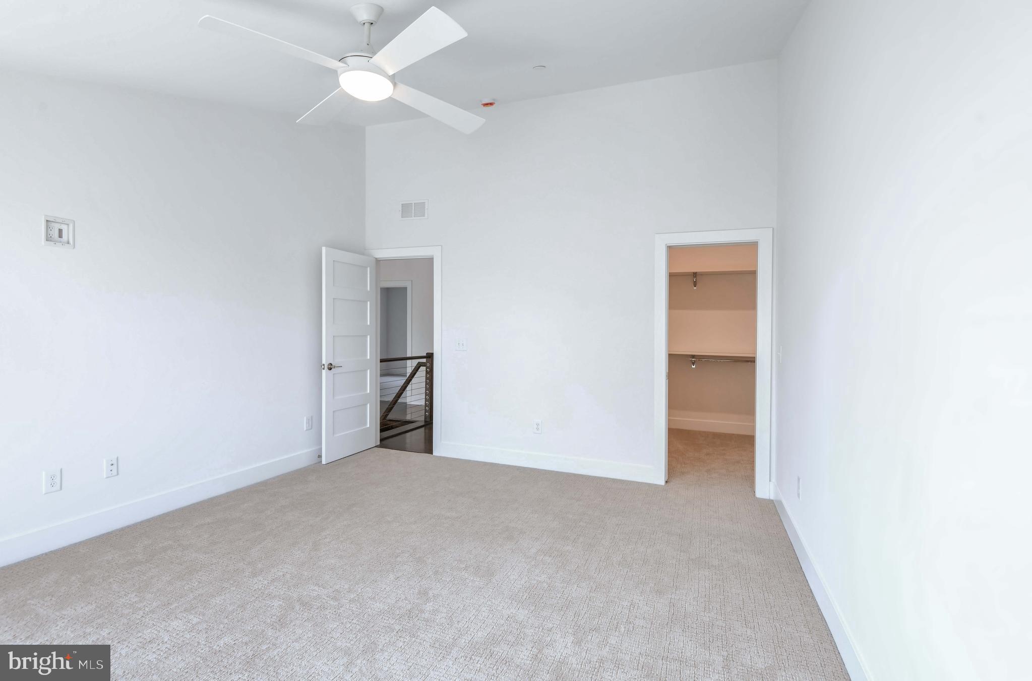 WOODLAND BEACH - Residential