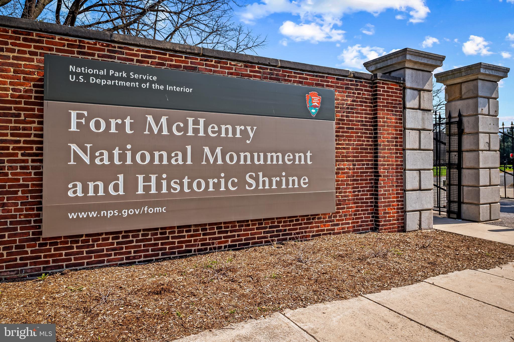 LOCUST POINT - Residential