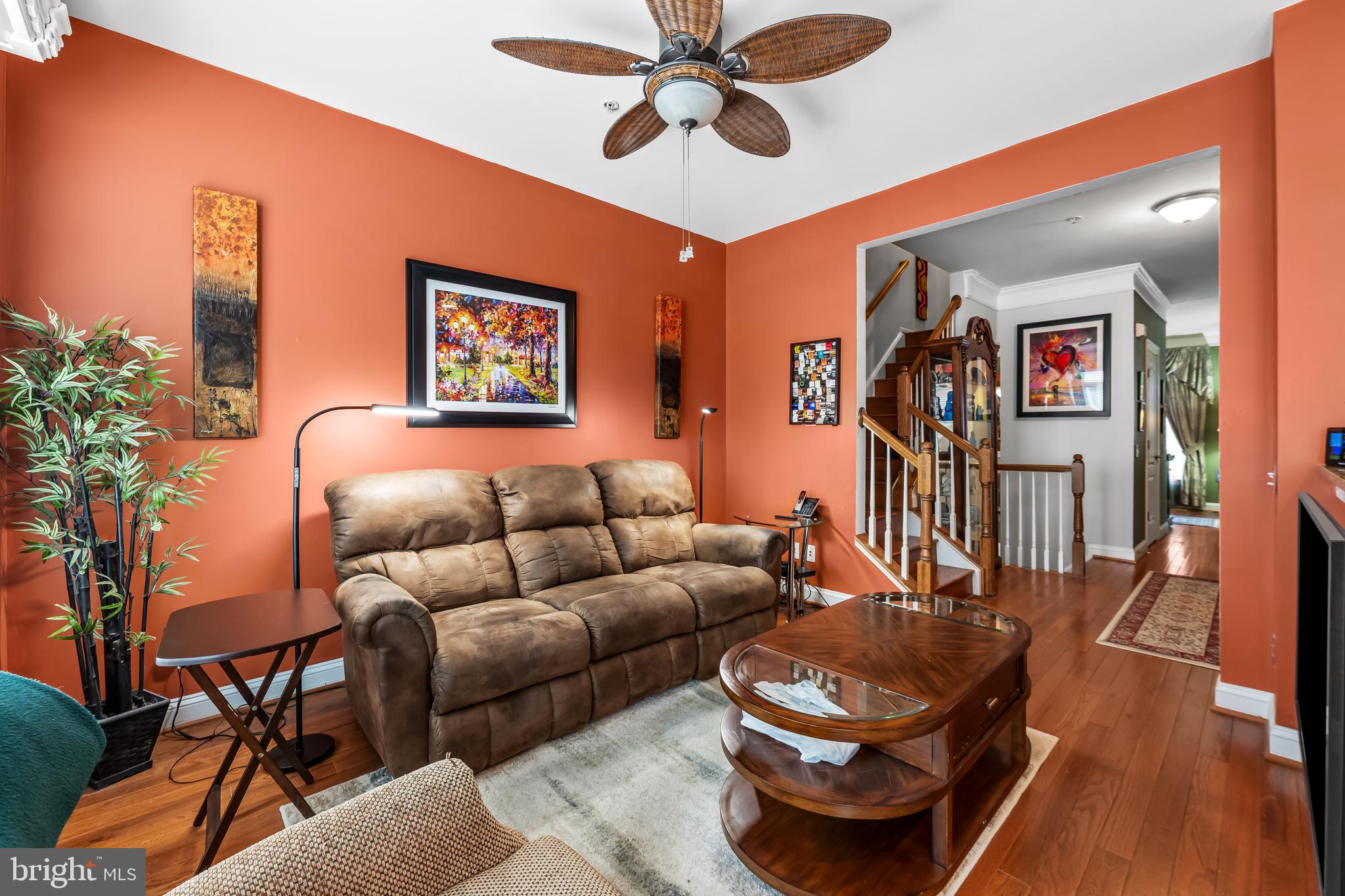 LOCUST POINT - Residential