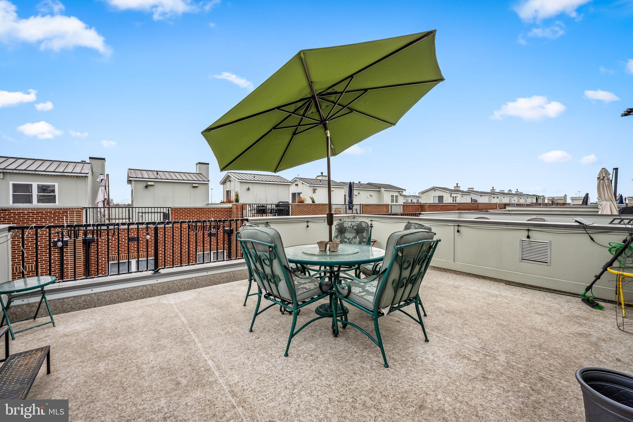 LOCUST POINT - Residential