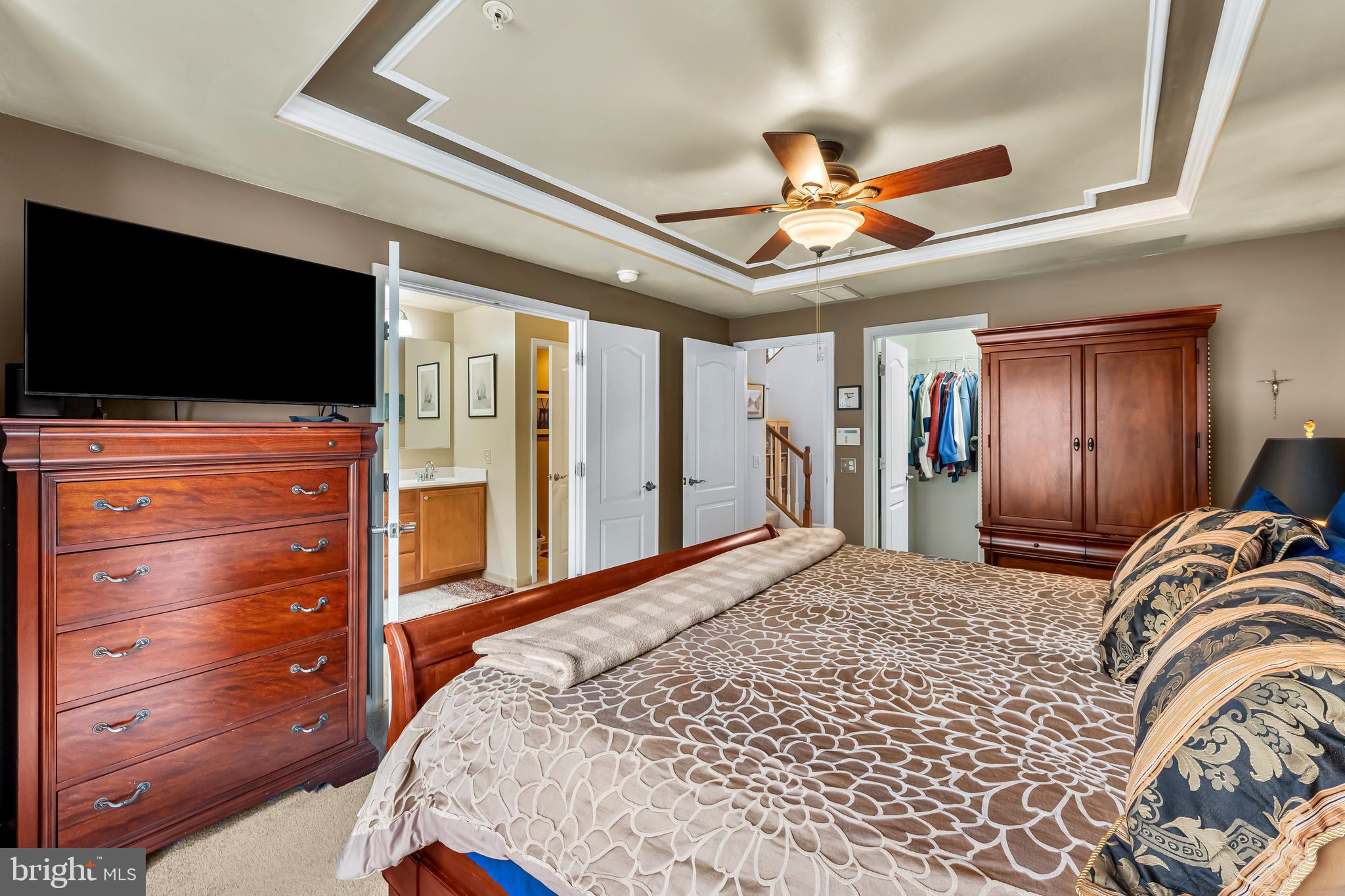 LOCUST POINT - Residential