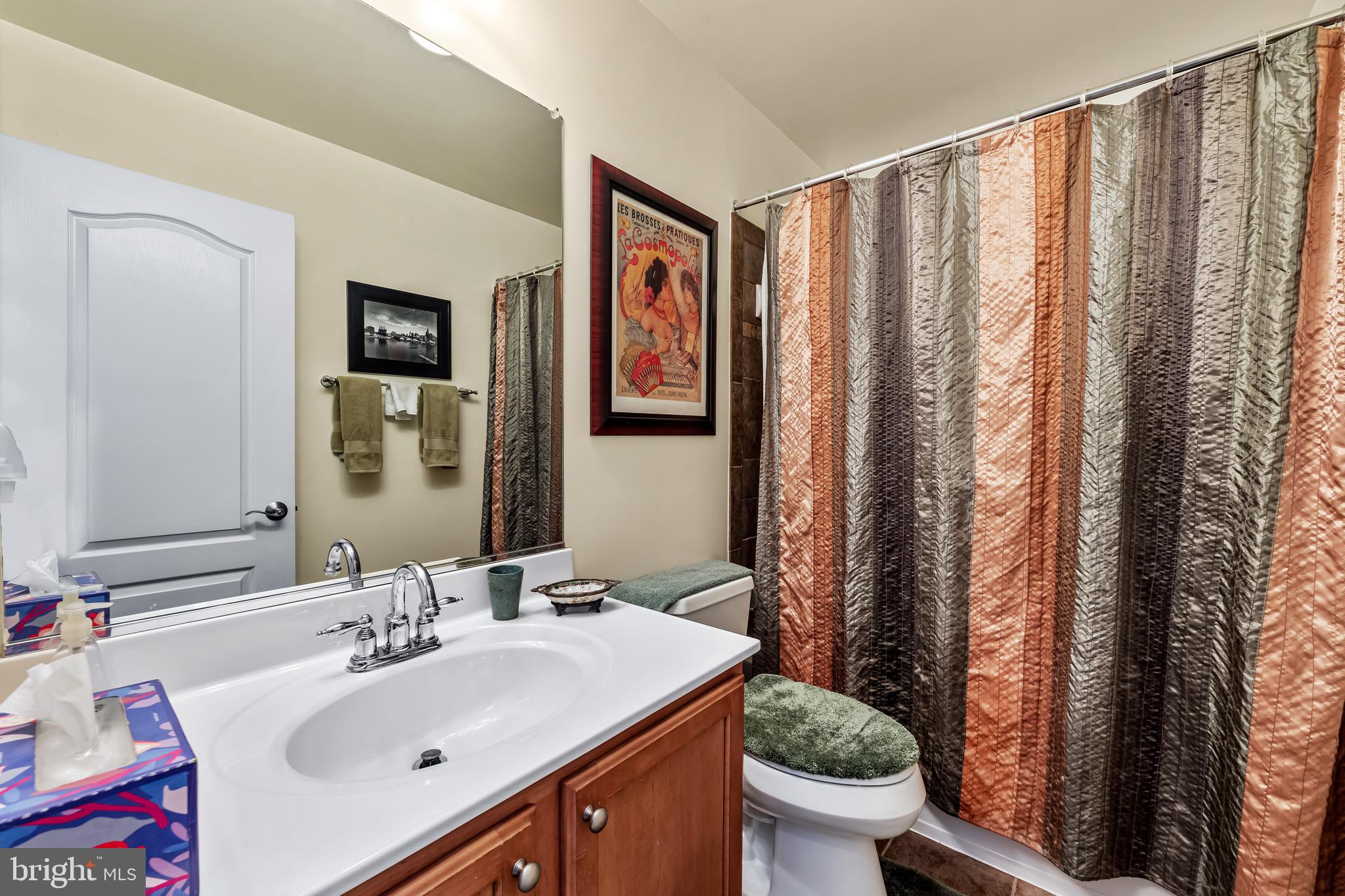 LOCUST POINT - Residential