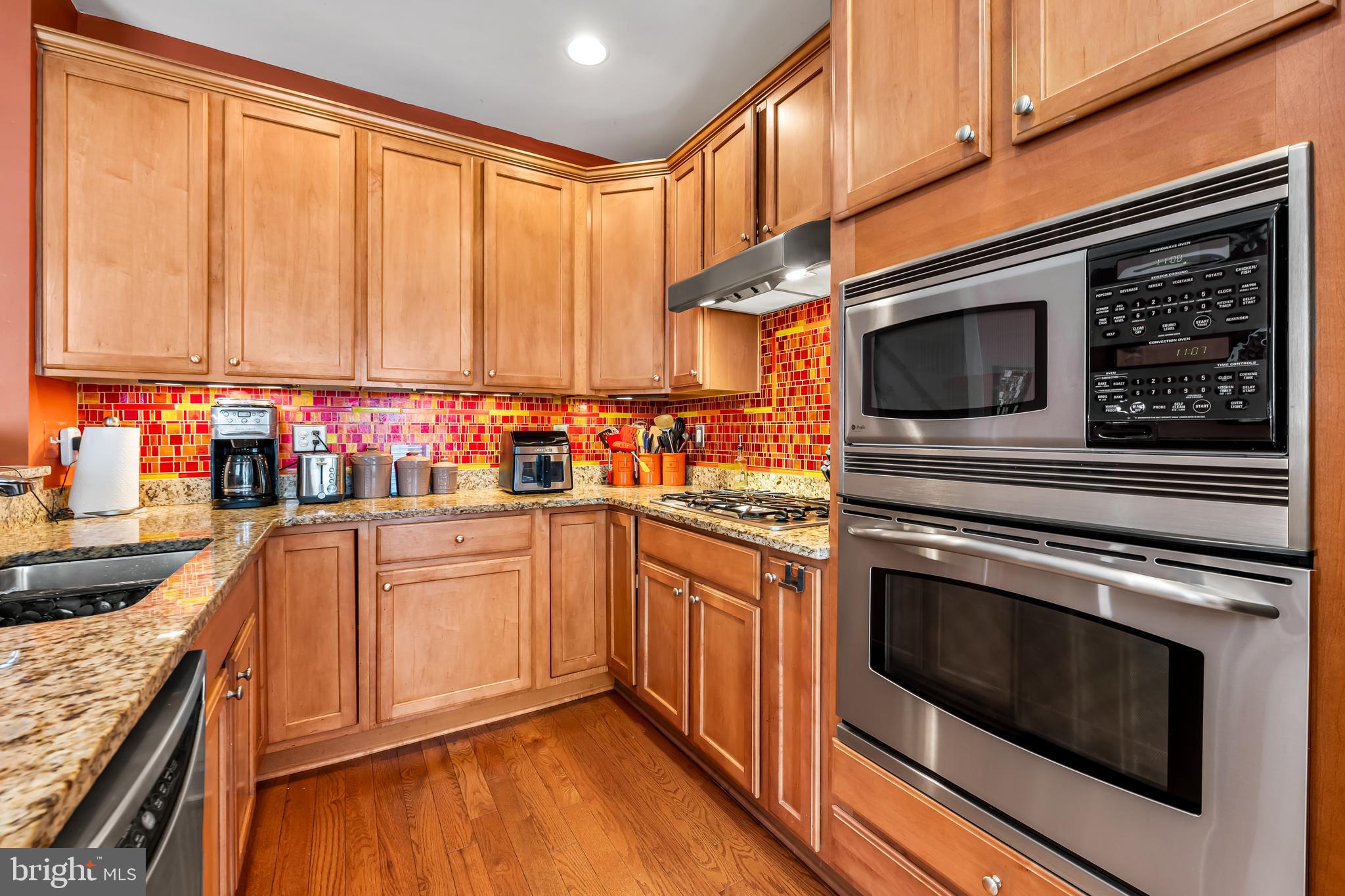 LOCUST POINT - Residential