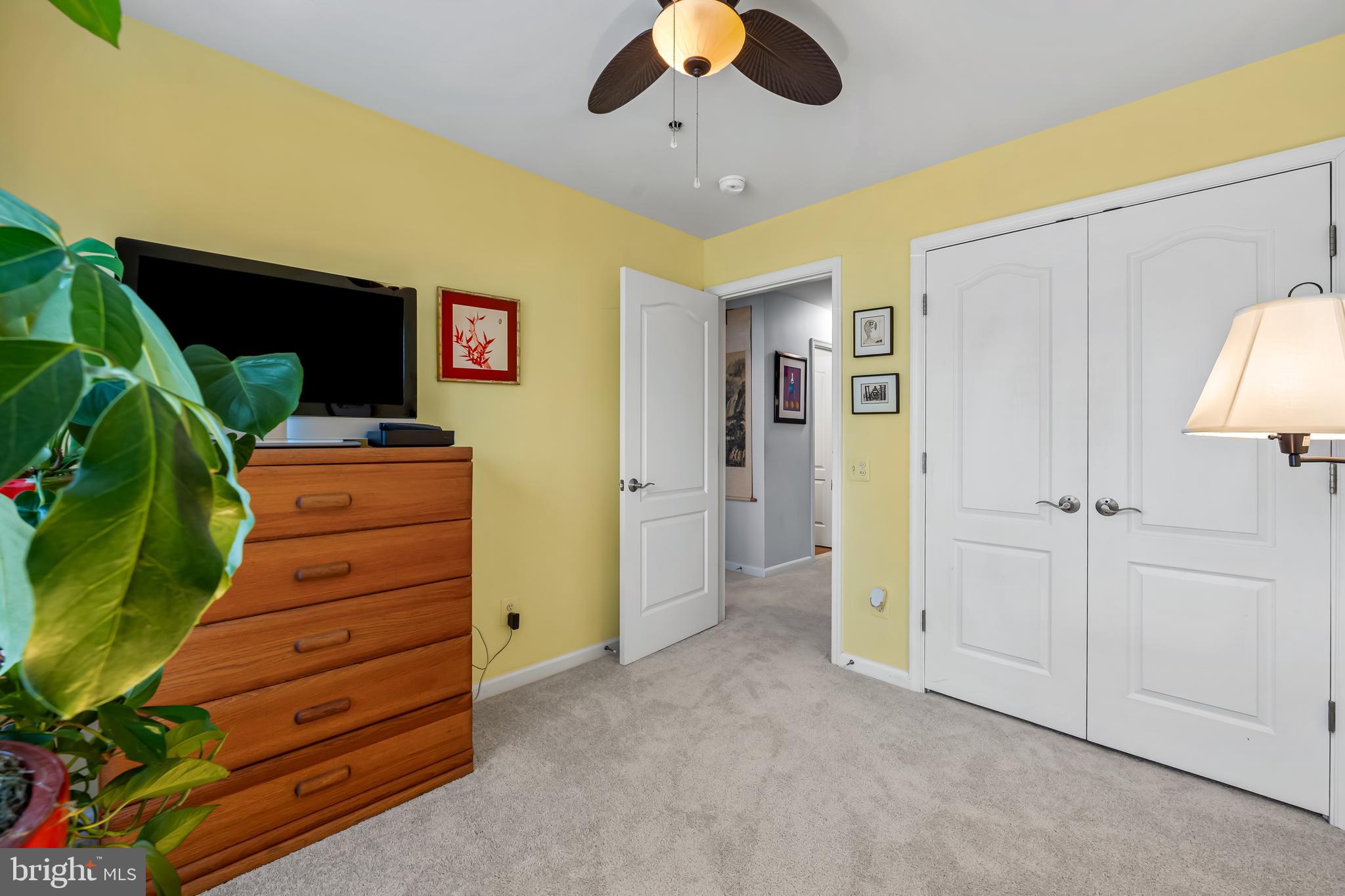 LOCUST POINT - Residential