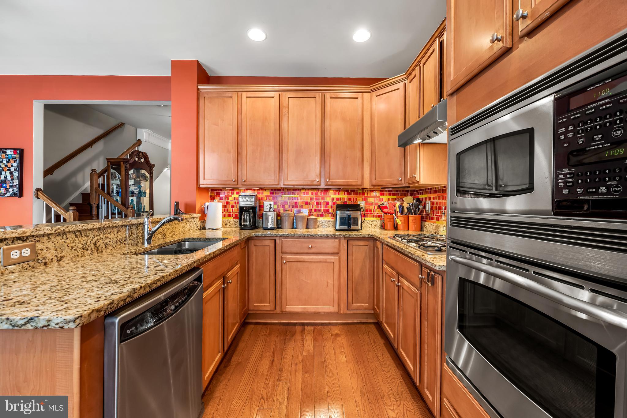 LOCUST POINT - Residential