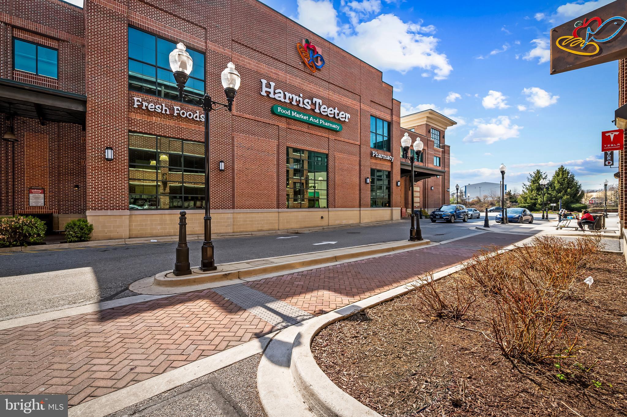 LOCUST POINT - Residential