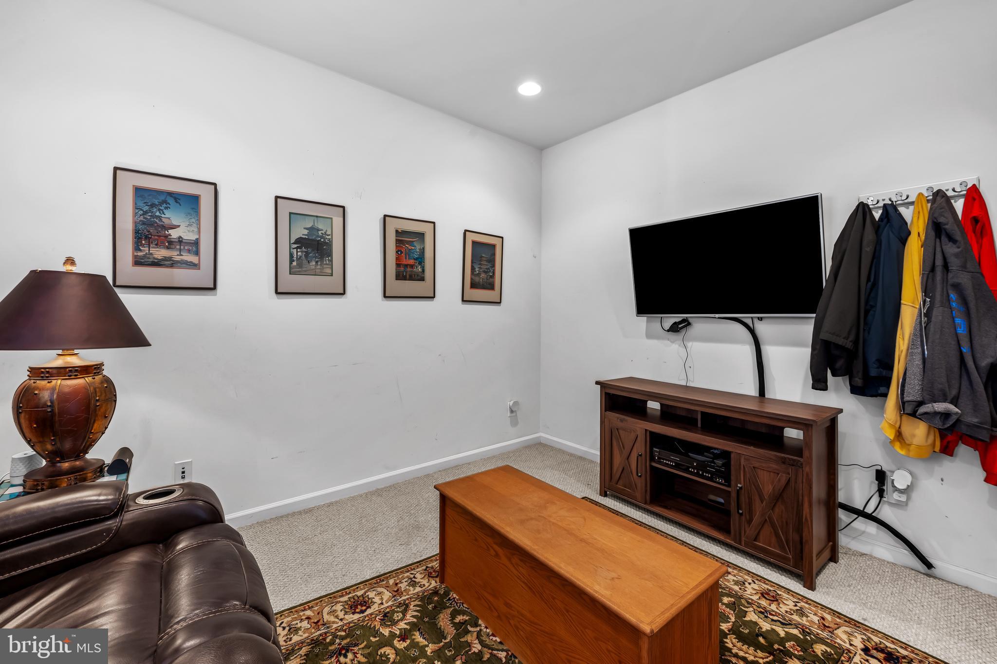 LOCUST POINT - Residential